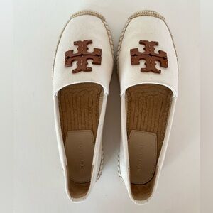 Tory Burch Everly Cotton Canvas Espadrille in Cream Off White Brie/Amber, size 6